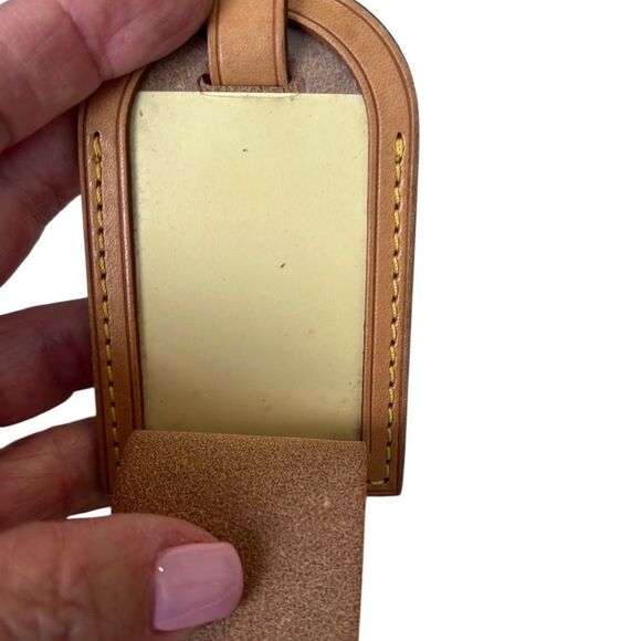 Louis Vuitton Brown Leather and Gold Hardware Luggage Tag Authentic - Picture 4 of 6